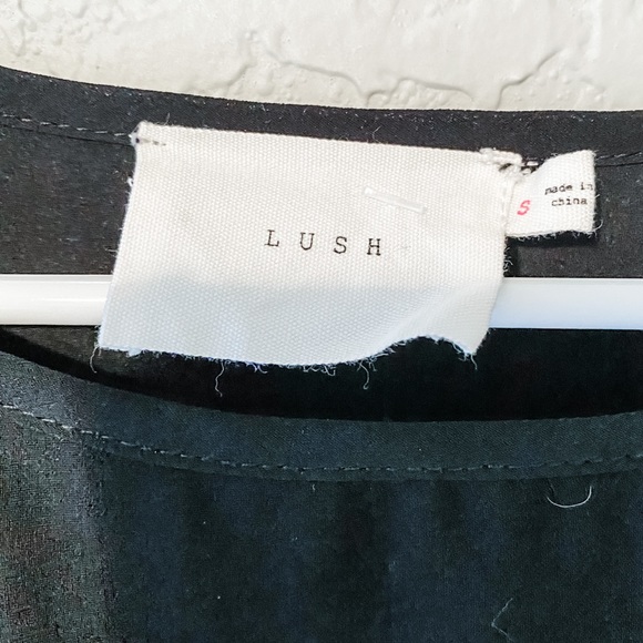 Lush sheer sleeve/tulip sheer back blouse - Picture 2 of 5